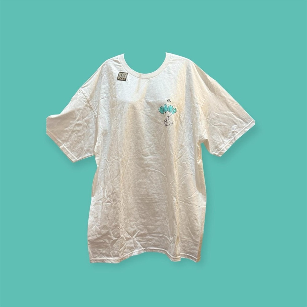 Men’s vans tee.